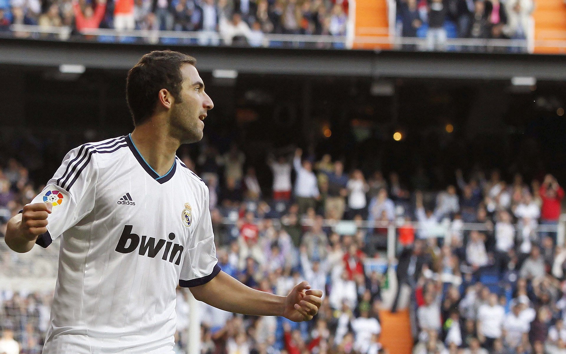 梅西带队冲刺，阿根廷稳步迈向世界杯